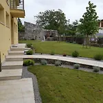 Casa Lenka