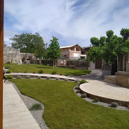 Guest house Casa Lenka