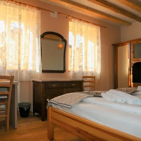 Pensjonat Casa Lenka 3*